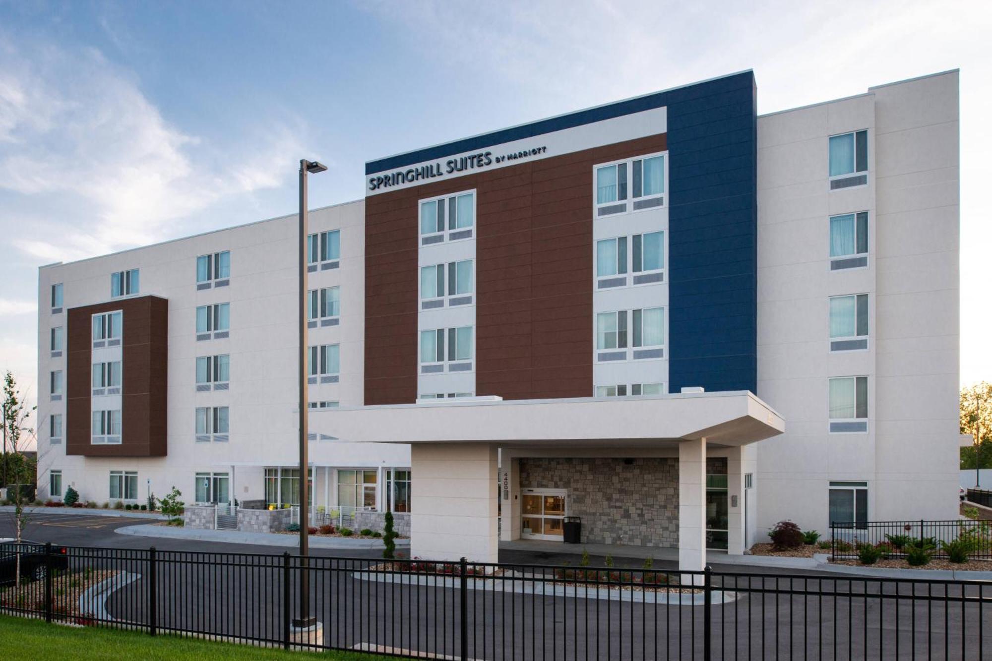 Springhill Suites By Marriott Kansas City Northeast Ngoại thất bức ảnh