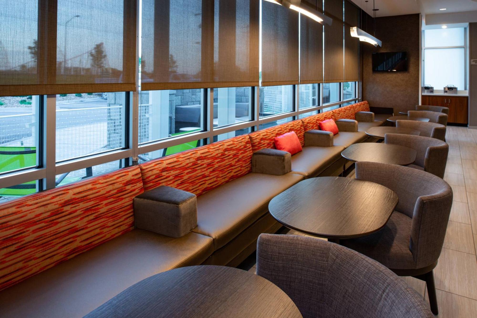Springhill Suites By Marriott Kansas City Northeast Ngoại thất bức ảnh